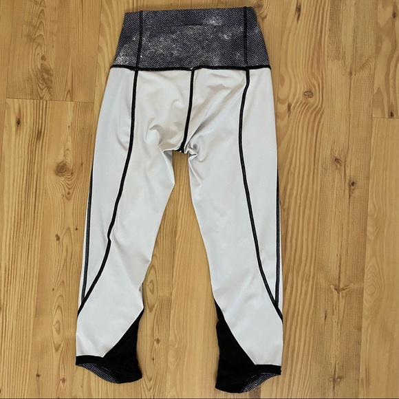 Lululemon Women’s Size 6 Capri Leggings Herringbone Pattern - Picture 11 of 14